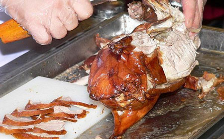 烤鸭架子怎么做好吃?烤鸭的食用处理办法