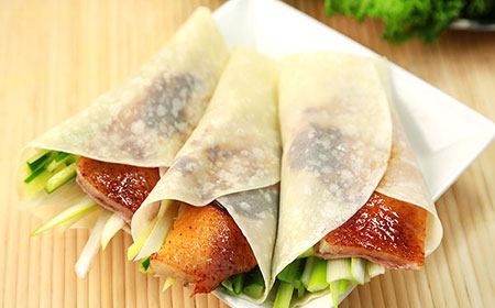 北京烤鸭的正宗吃法,烤鸭的佐食考究