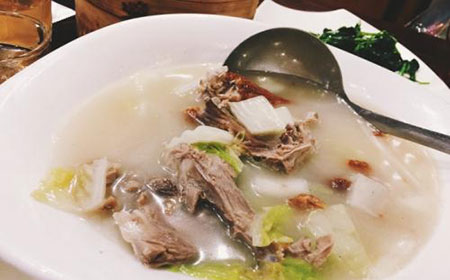 美味的豆腐鸭架汤，自己也可以做