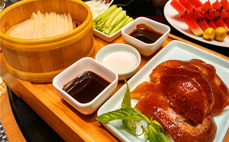 北京烤鸭的正宗吃法,烤鸭的佐食考究