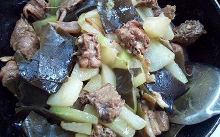 鸭肉的药膳食疗偏方揭秘，看看这些偏方