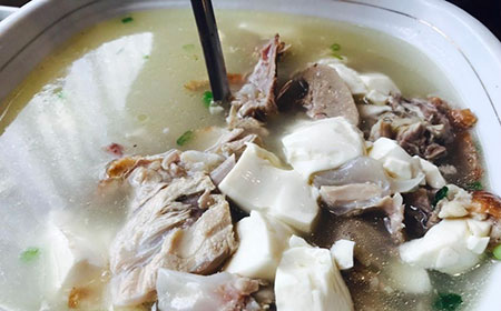 豆腐鸭架汤怎么做好吃？为你推荐这个做法