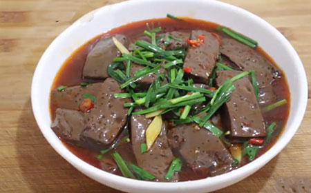 凉拌鸭血味道好吃，看看怎么凉拌鸭血