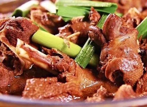 酸笋焖鸭肉营养价值怎么样？酸笋焖鸭肉做法介绍