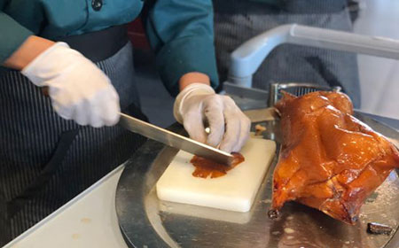 烤鸭加盟需要多少钱？富师傅果木炭烤鸭加盟怎么样？